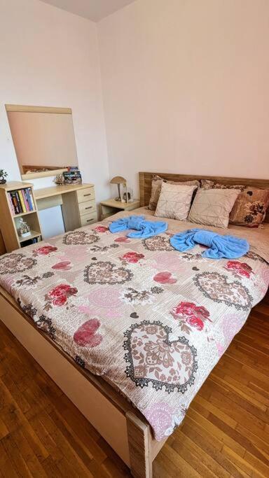 Beachfront Gem In Varna Center Экстерьер фото