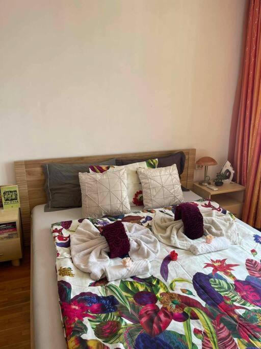 Beachfront Gem In Varna Center Экстерьер фото